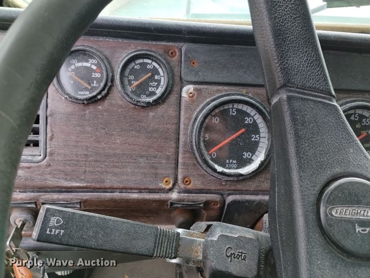 image for item EH0098 1999 Freightliner FLD112 fertilizer delivery truck