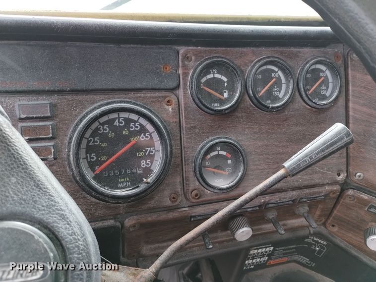 image for item EH0098 1999 Freightliner FLD112 fertilizer delivery truck