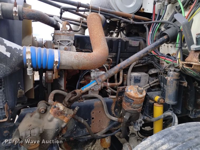 image for item EH0098 1999 Freightliner FLD112 fertilizer delivery truck