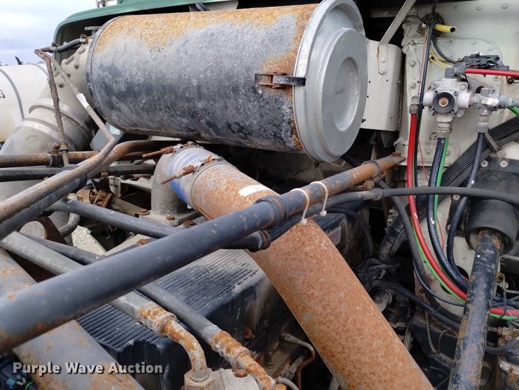 image for item EH0098 1999 Freightliner FLD112 fertilizer delivery truck