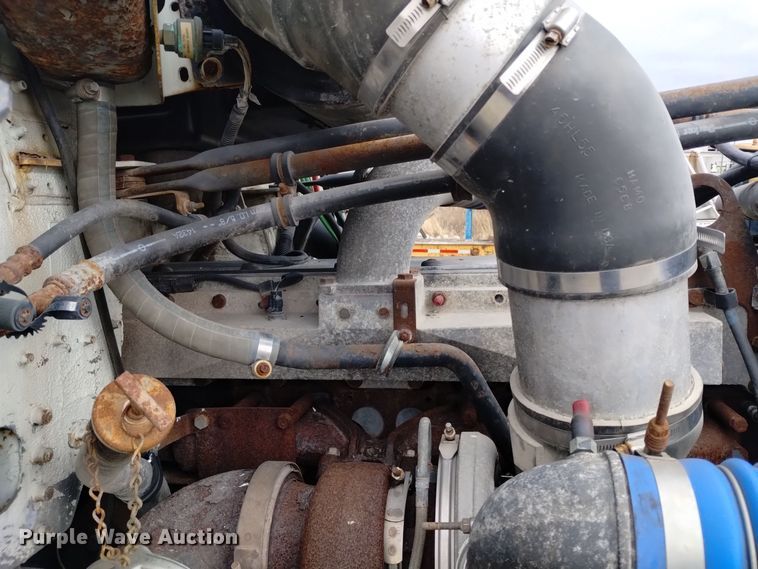 image for item EH0098 1999 Freightliner FLD112 fertilizer delivery truck