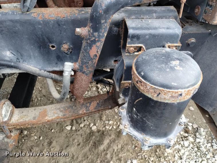 image for item EH0098 1999 Freightliner FLD112 fertilizer delivery truck