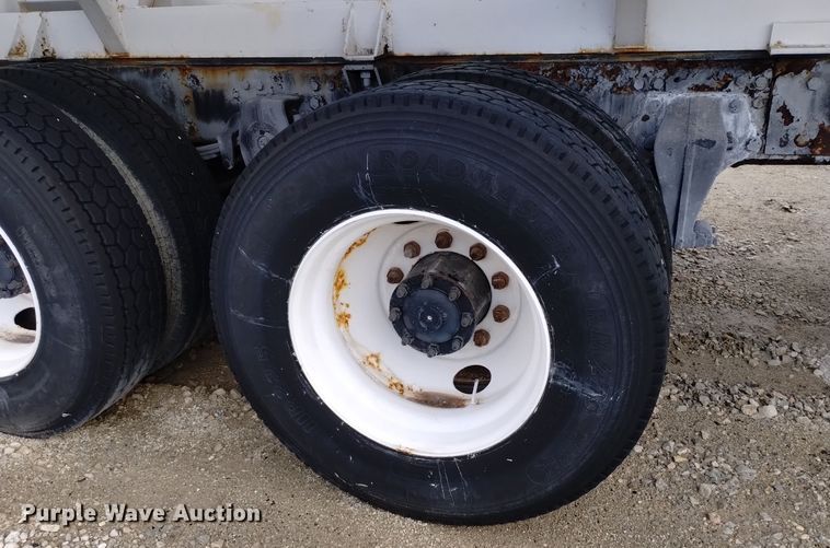 image for item EH0098 1999 Freightliner FLD112 fertilizer delivery truck