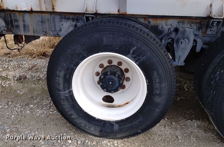 image for item EH0098 1999 Freightliner FLD112 fertilizer delivery truck