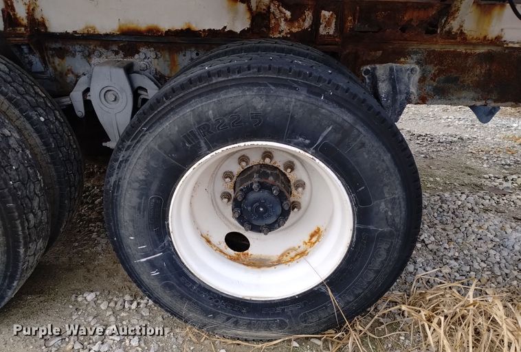 image for item EH0098 1999 Freightliner FLD112 fertilizer delivery truck