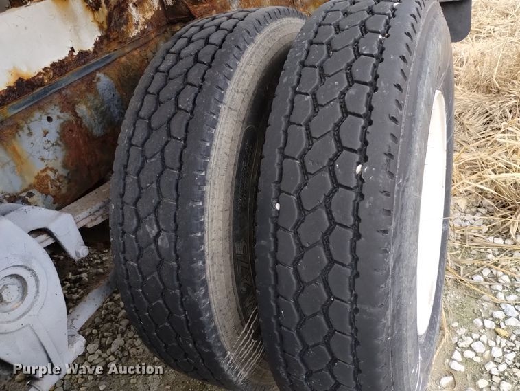 image for item EH0098 1999 Freightliner FLD112 fertilizer delivery truck