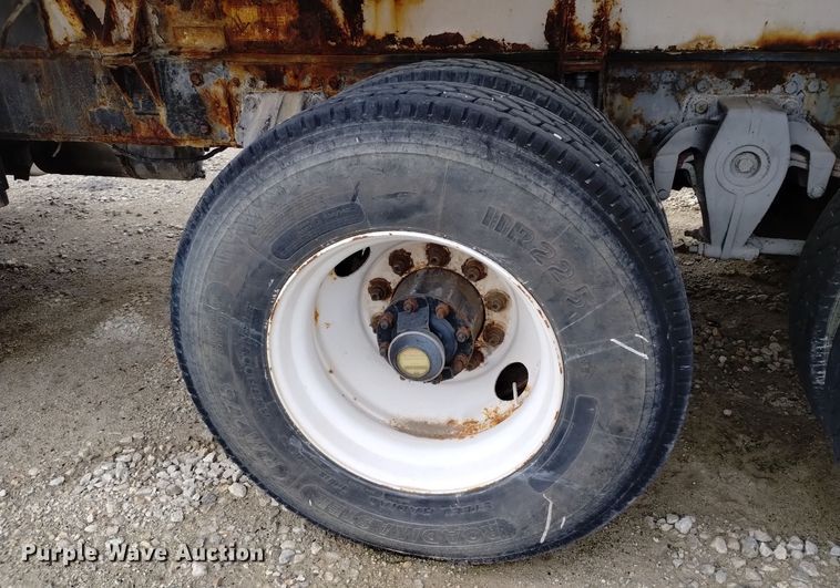 image for item EH0098 1999 Freightliner FLD112 fertilizer delivery truck