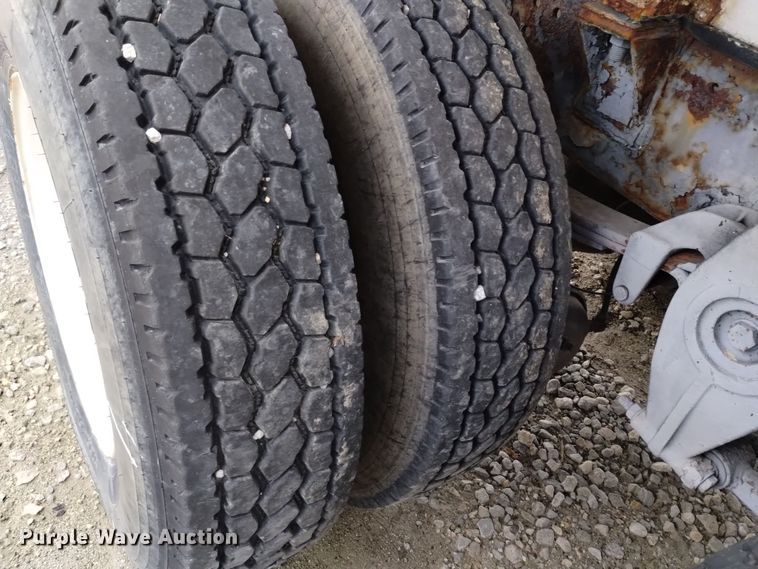 image for item EH0098 1999 Freightliner FLD112 fertilizer delivery truck