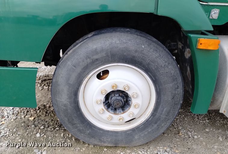 image for item EH0098 1999 Freightliner FLD112 fertilizer delivery truck