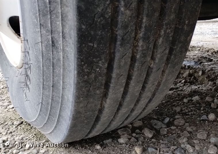 image for item EH0098 1999 Freightliner FLD112 fertilizer delivery truck