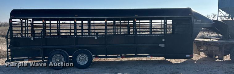 image for item ER8392 2019 Hughes Trailers, LLC Full-Top livestock trailer