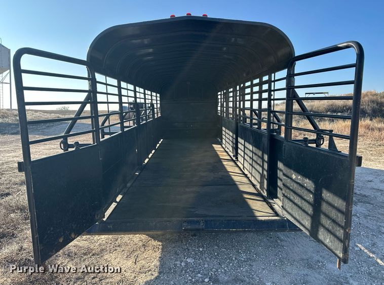 image for item ER8392 2019 Hughes Trailers, LLC Full-Top livestock trailer