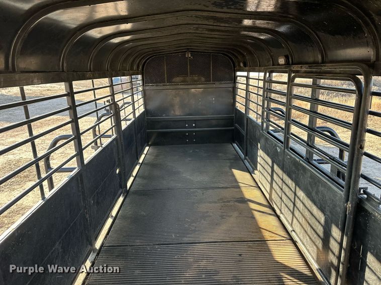 image for item ER8392 2019 Hughes Trailers, LLC Full-Top livestock trailer