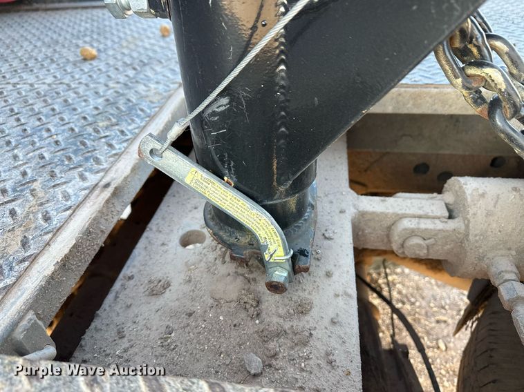 image for item ER8392 2019 Hughes Trailers, LLC Full-Top livestock trailer