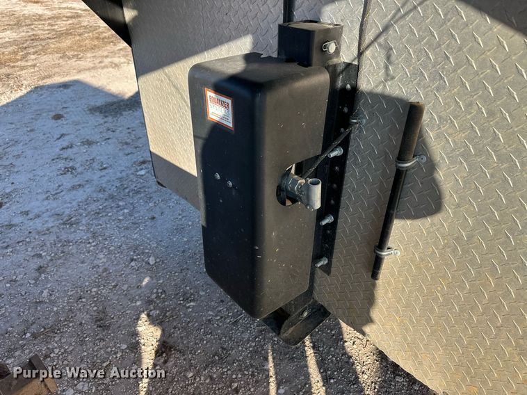 image for item ER8392 2019 Hughes Trailers, LLC Full-Top livestock trailer