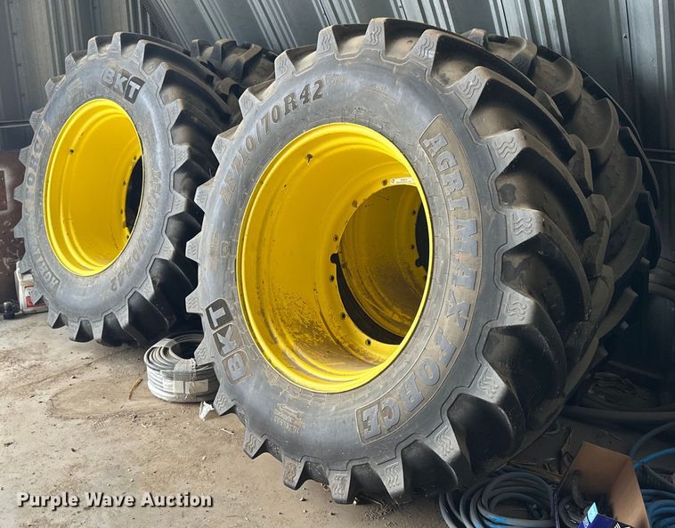 image for item ER8578 (4) 710/70R42 sprayer tires and wheels