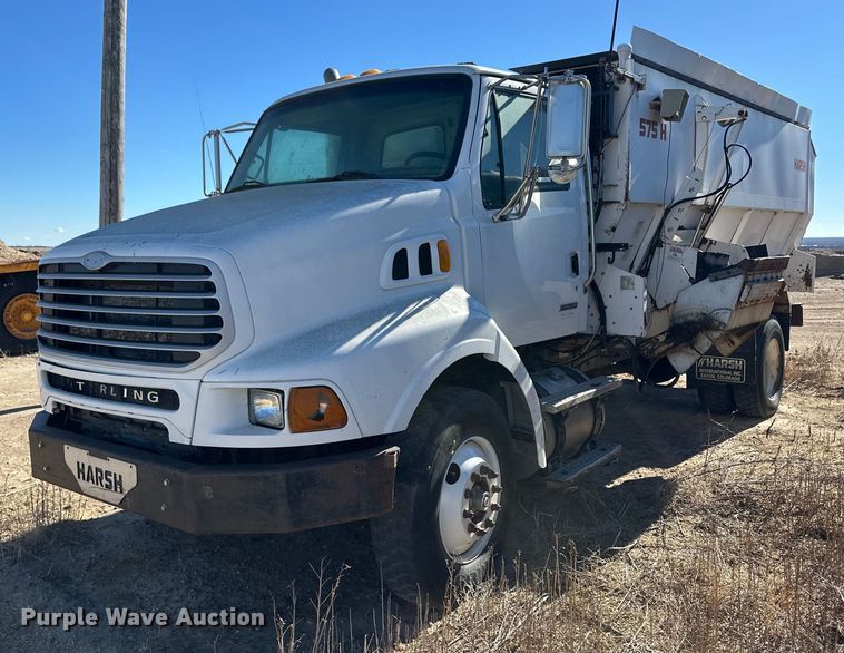 image for item ER8586 2006 Sterling L8500 feed mixer truck