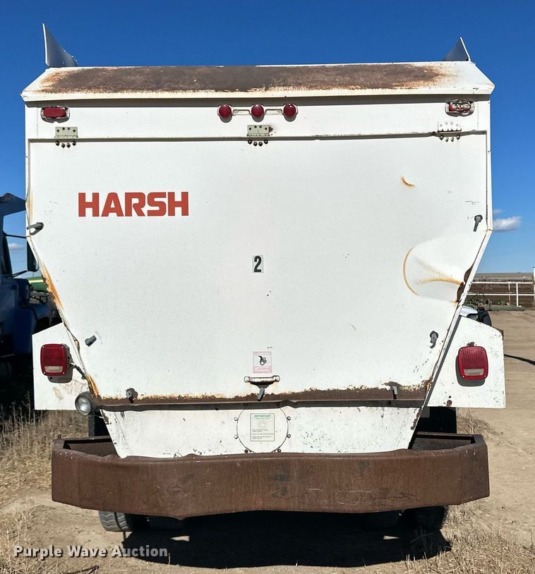 image for item ER8586 2006 Sterling L8500 feed mixer truck