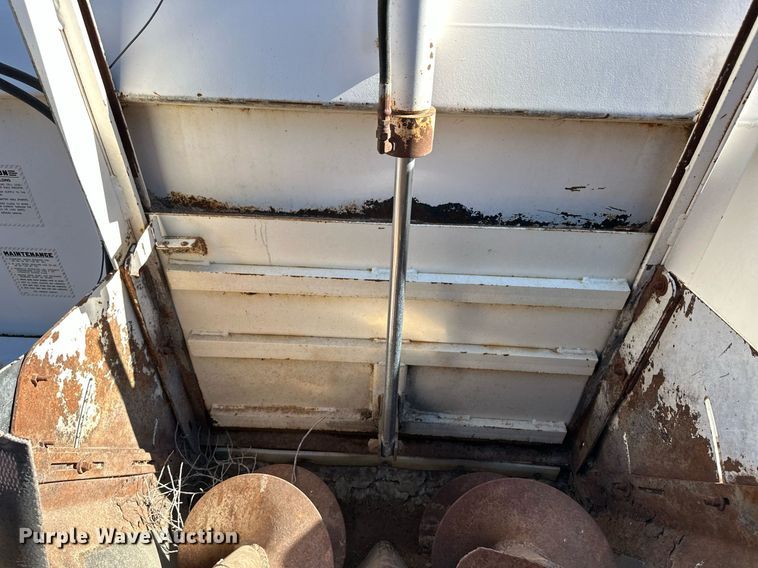 image for item ER8586 2006 Sterling L8500 feed mixer truck