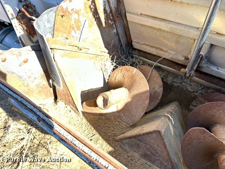 image for item ER8586 2006 Sterling L8500 feed mixer truck