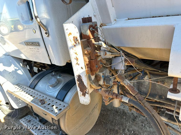 image for item ER8586 2006 Sterling L8500 feed mixer truck
