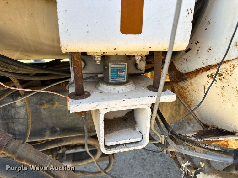 image for item ER8586 2006 Sterling L8500 feed mixer truck