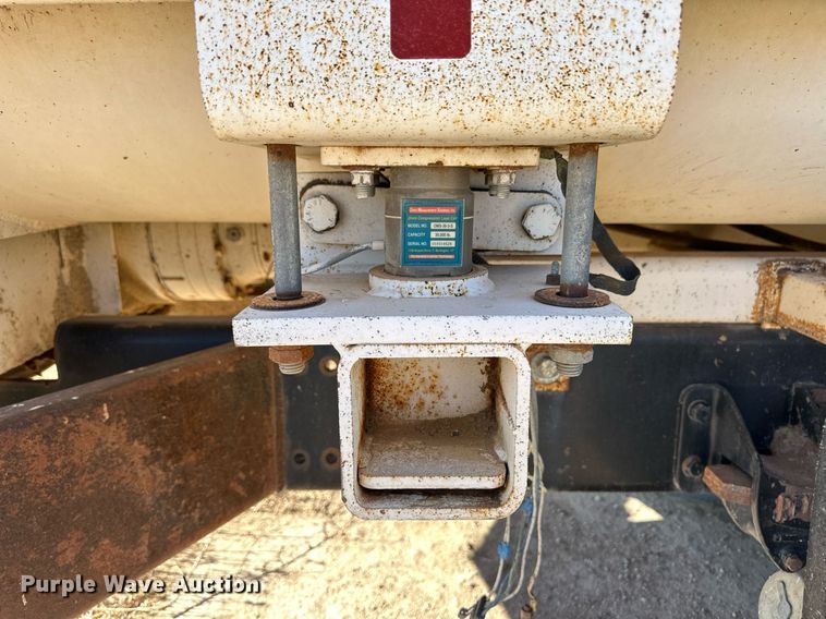 image for item ER8586 2006 Sterling L8500 feed mixer truck