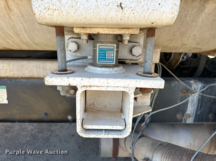 image for item ER8586 2006 Sterling L8500 feed mixer truck