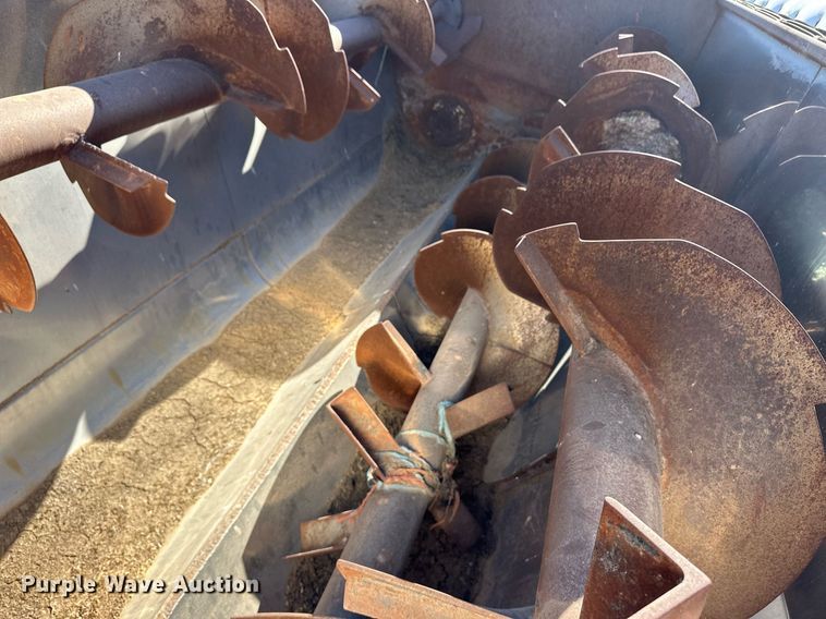 image for item ER8586 2006 Sterling L8500 feed mixer truck