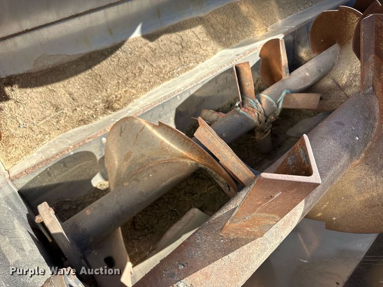 image for item ER8586 2006 Sterling L8500 feed mixer truck