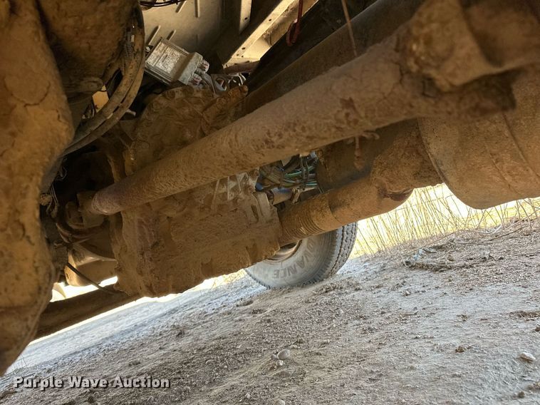 image for item ER8586 2006 Sterling L8500 feed mixer truck