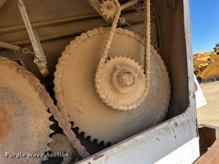 image for item ER8586 2006 Sterling L8500 feed mixer truck