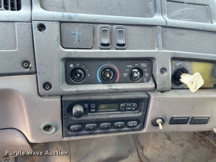 image for item ER8586 2006 Sterling L8500 feed mixer truck