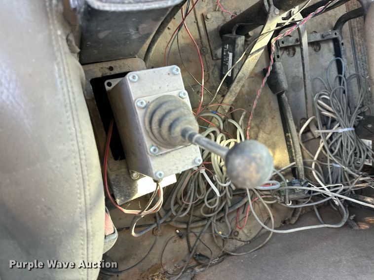 image for item ER8586 2006 Sterling L8500 feed mixer truck