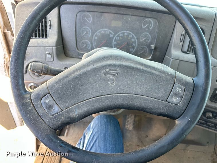 image for item ER8586 2006 Sterling L8500 feed mixer truck