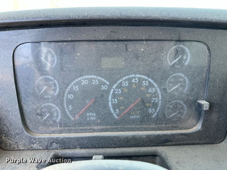 image for item ER8586 2006 Sterling L8500 feed mixer truck