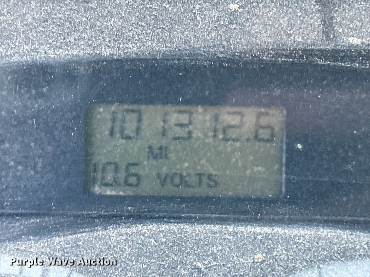 image for item ER8586 2006 Sterling L8500 feed mixer truck