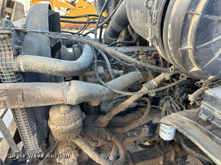 image for item ER8586 2006 Sterling L8500 feed mixer truck