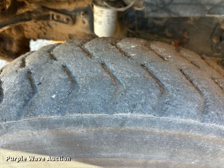 image for item ER8586 2006 Sterling L8500 feed mixer truck