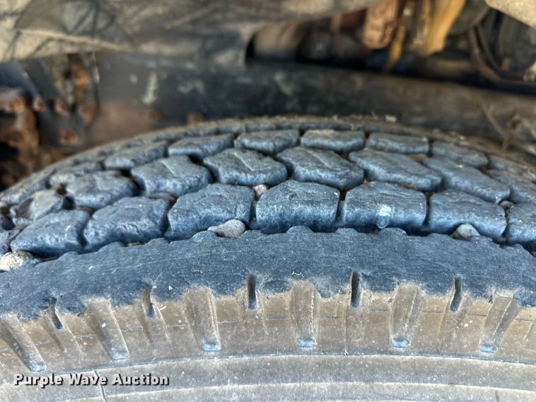 image for item ER8586 2006 Sterling L8500 feed mixer truck