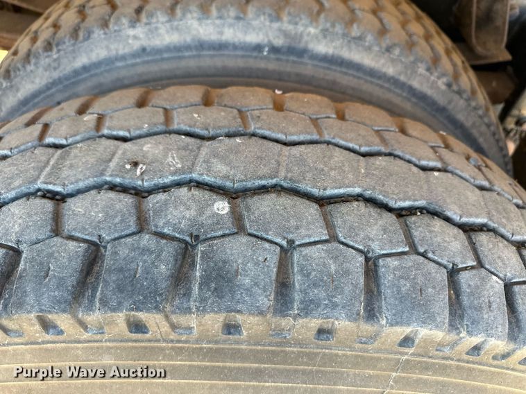 image for item ER8586 2006 Sterling L8500 feed mixer truck