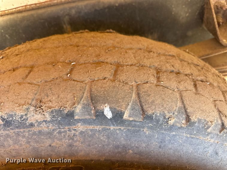 image for item ER8586 2006 Sterling L8500 feed mixer truck