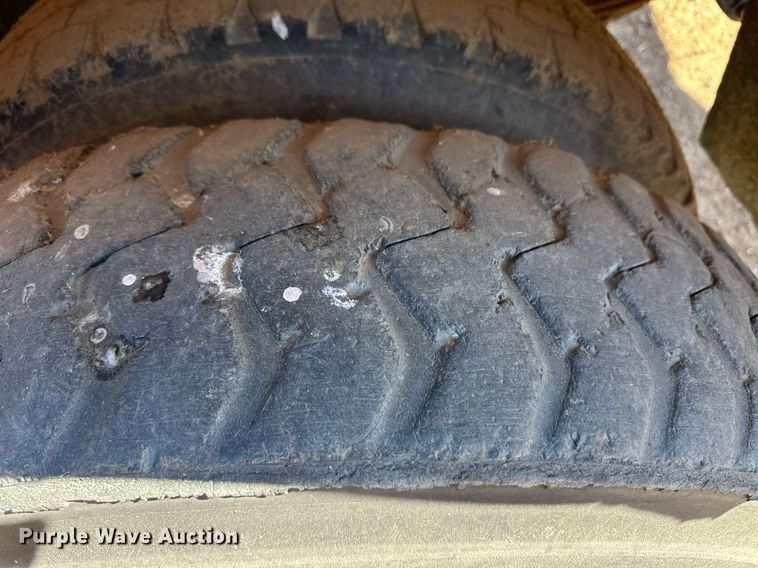 image for item ER8586 2006 Sterling L8500 feed mixer truck