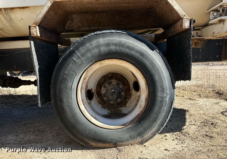 image for item ER8586 2006 Sterling L8500 feed mixer truck