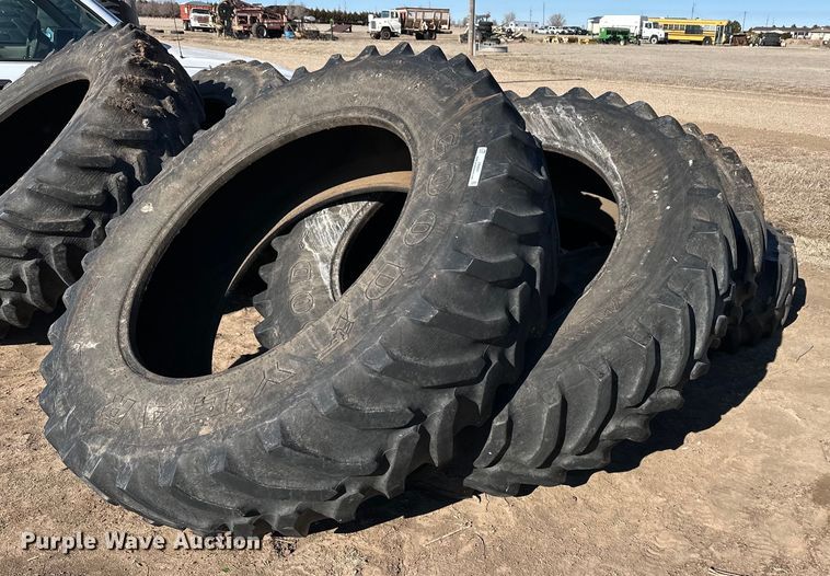 image for item ER8601 (4) 18.4R42 tires