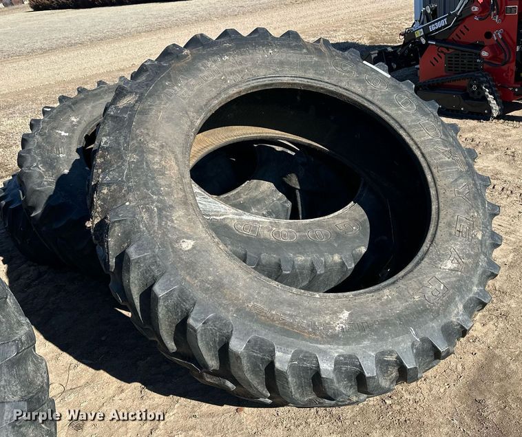 image for item ER8601 (4) 18.4R42 tires