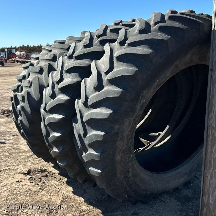 image for item ER8603 (4) 18.4R42 tires