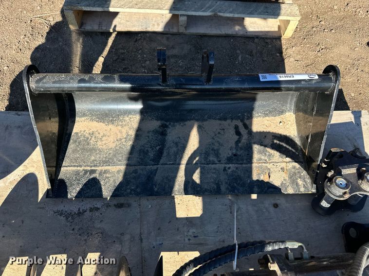 image for item ER8618 Mini excavator attachments