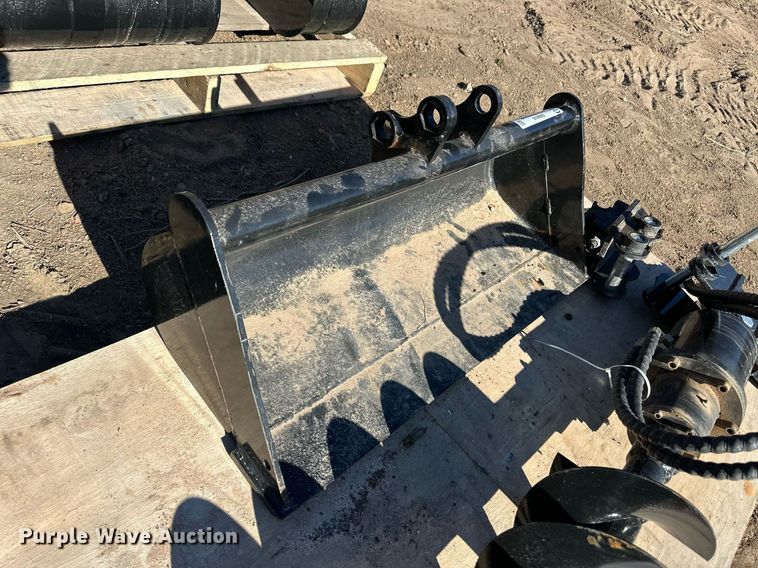 image for item ER8618 Mini excavator attachments