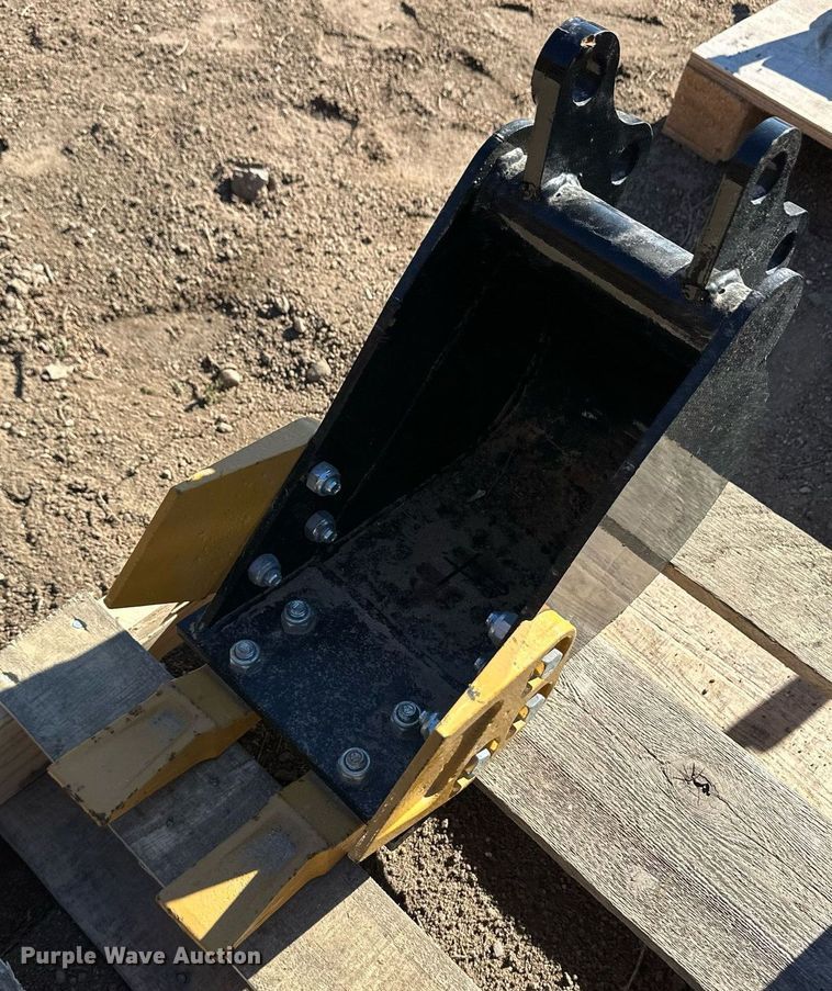 image for item ER8618 Mini excavator attachments